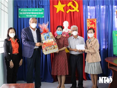 Đồng chí Lê Văn Bình, UVTV Tỉnh ủy, Chủ tịch Ủy ban MTTQ Việt Nam tỉnh kiểm tra, giám sát thực hiện các chương trình an sinh xã hội tại huyện Bác Ái